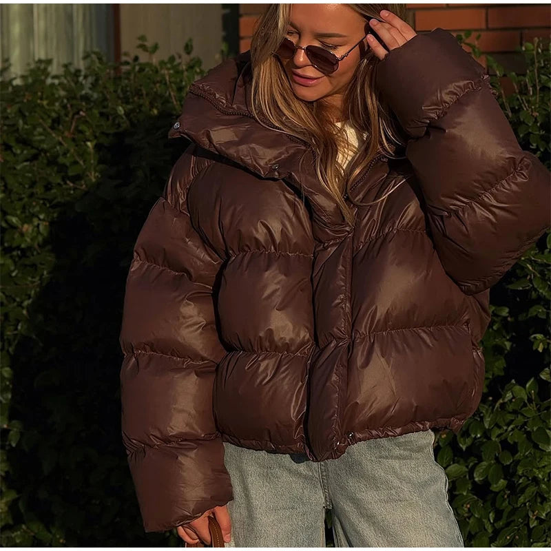 מעיל “אלין” – מעיל חורף קצר עם קפוצ׳ון לגברת האורבנית