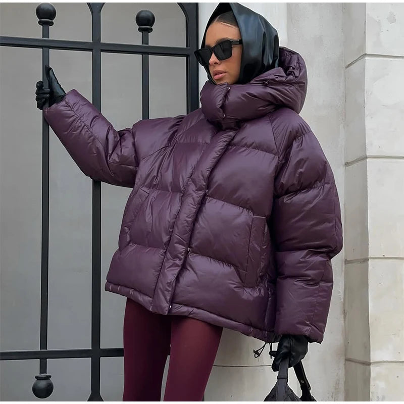 מעיל “אלין” – מעיל חורף קצר עם קפוצ׳ון לגברת האורבנית