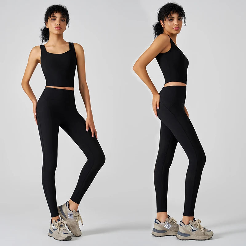 סט “אלין” – סט יוגה וריבד לנשים עם גופייה מרובעת וטייץ מחטב