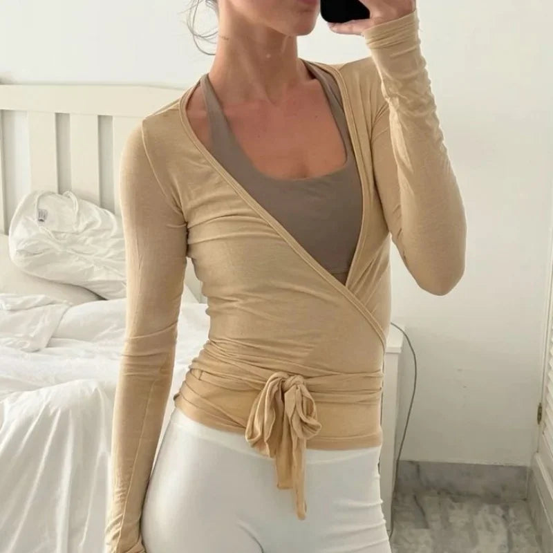 חולצת "אלורה" – Elora Wrap Yoga Top