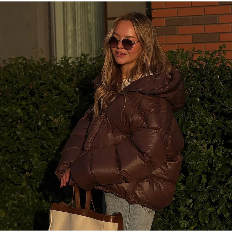 מעיל חורפי קצר לנשים – עם קפוצ׳ון, רוכסן וכפתורים