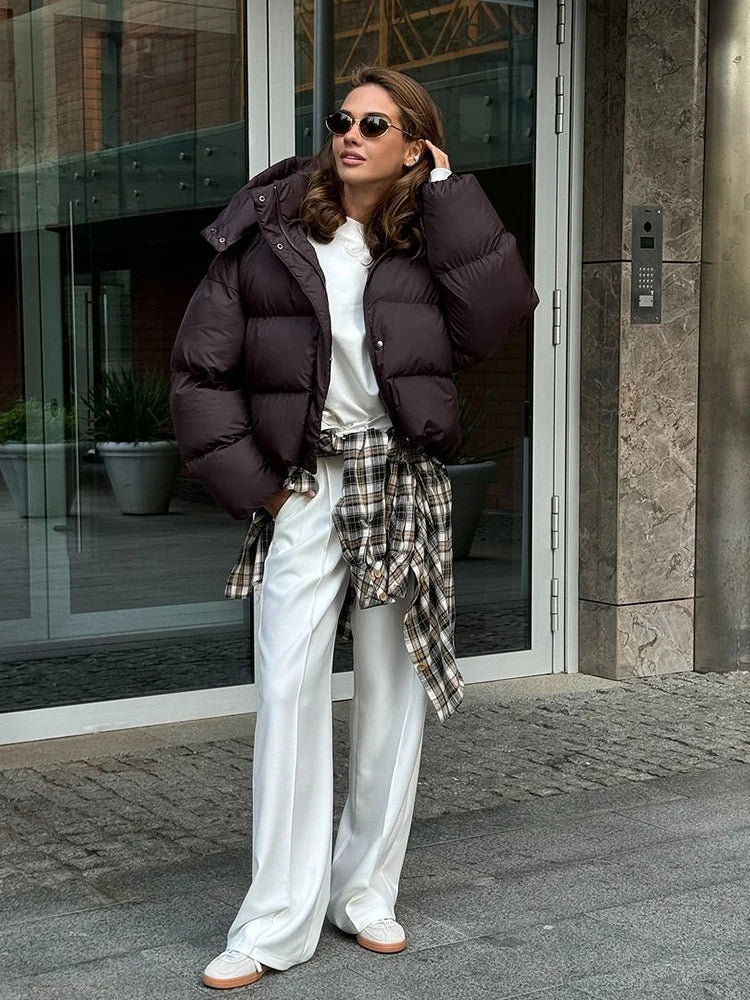 מעיל “אלין” – מעיל חורף קצר עם קפוצ׳ון לגברת האורבנית