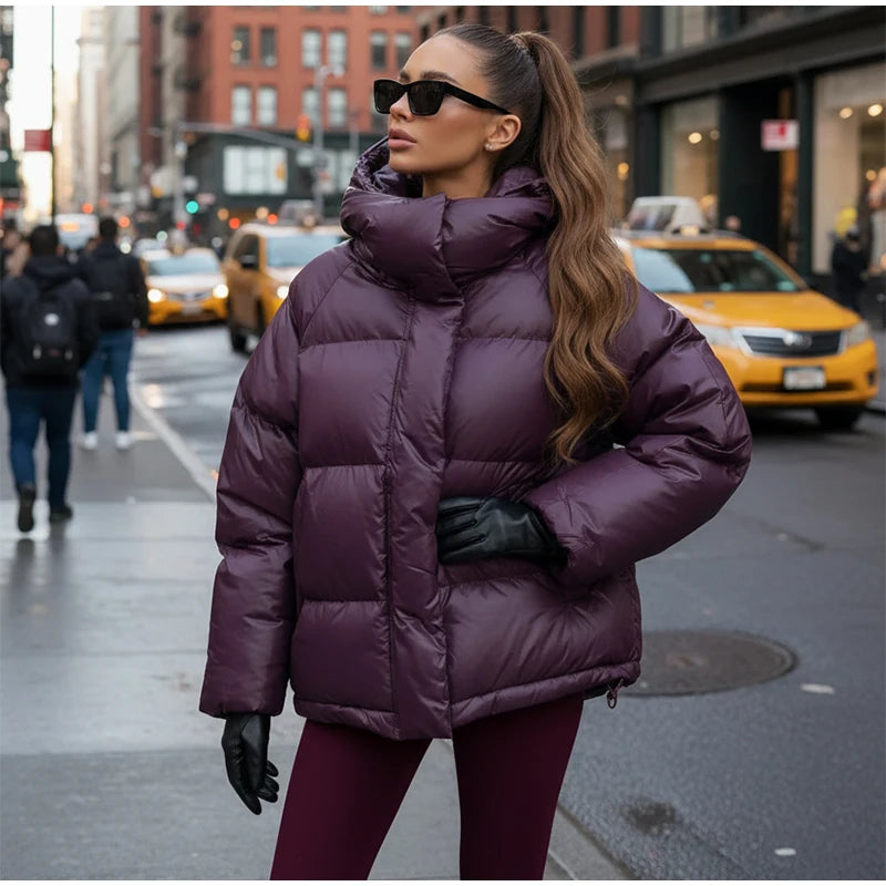 מעיל “אלין” – מעיל חורף קצר עם קפוצ׳ון לגברת האורבנית