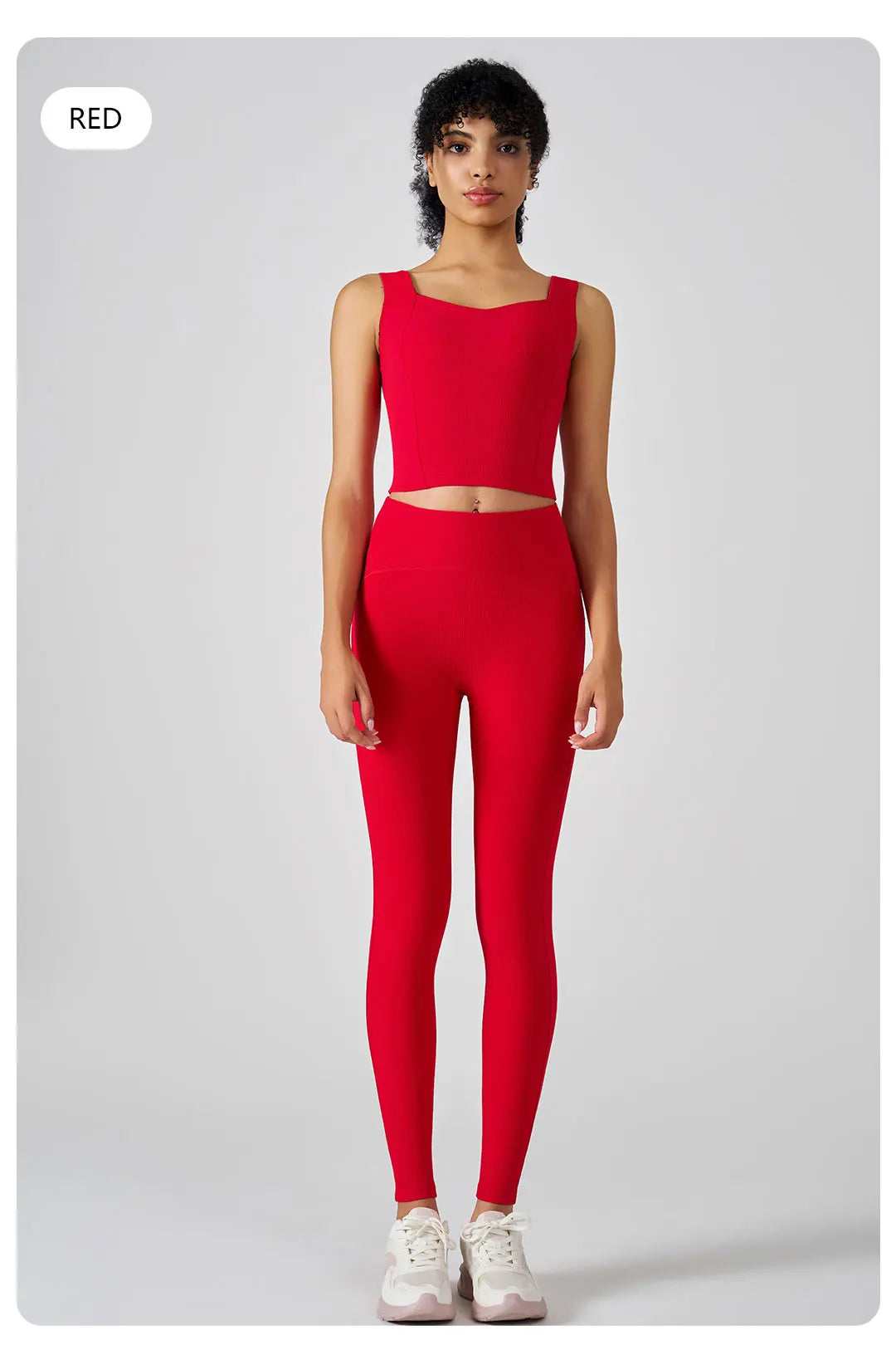 סט “אלין” – סט יוגה וריבד לנשים עם גופייה מרובעת וטייץ מחטב