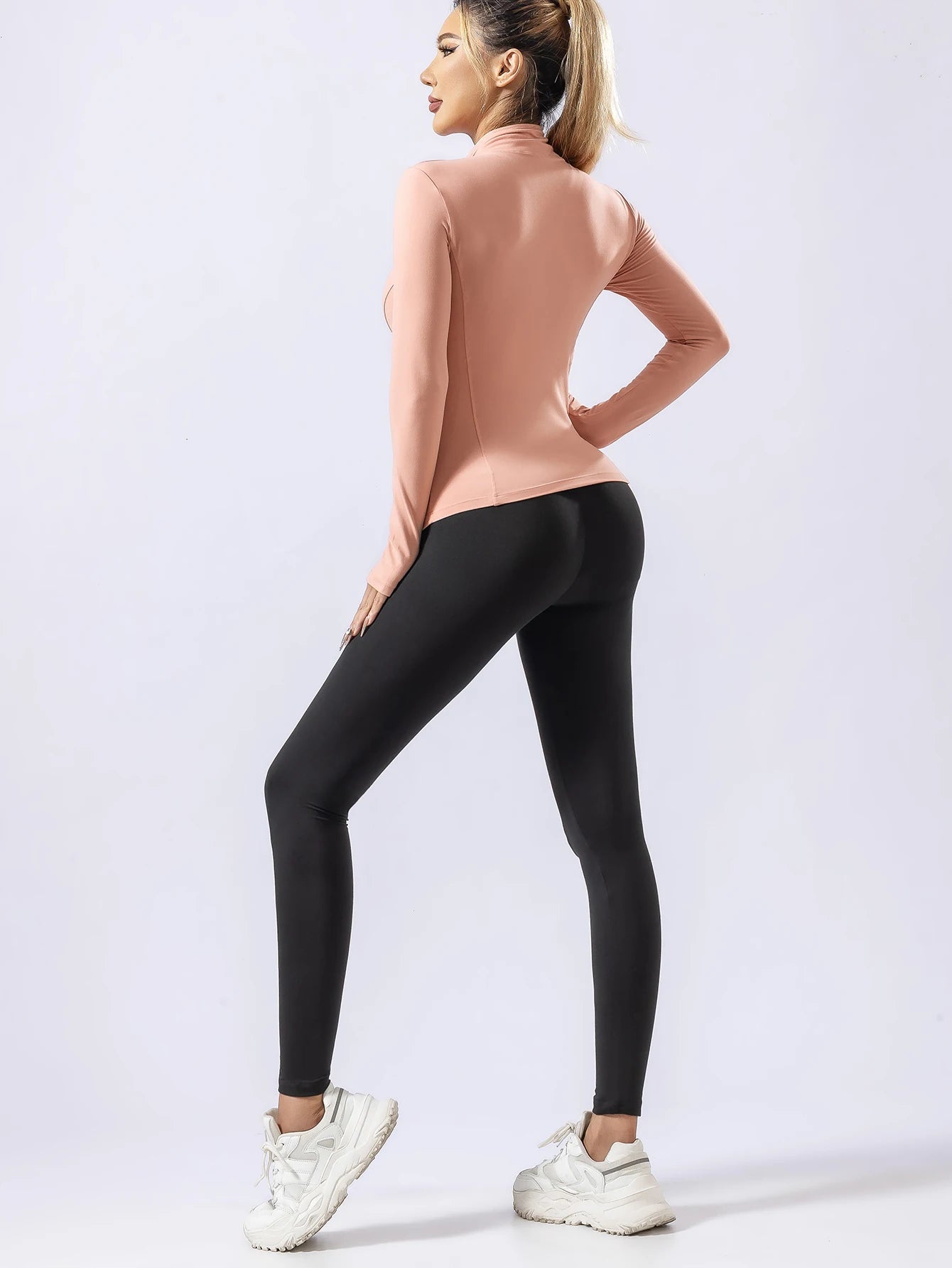 קורין – Corinne Elite Motion Yoga Top