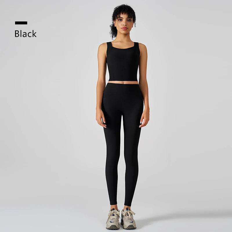 סט “אלין” – סט יוגה וריבד לנשים עם גופייה מרובעת וטייץ מחטב