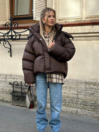 מעיל “אלין” – מעיל חורף קצר עם קפוצ׳ון לגברת האורבנית