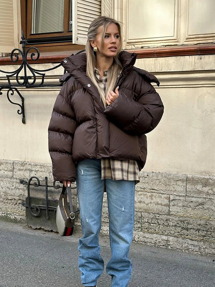 מעיל “אלין” – מעיל חורף קצר עם קפוצ׳ון לגברת האורבנית