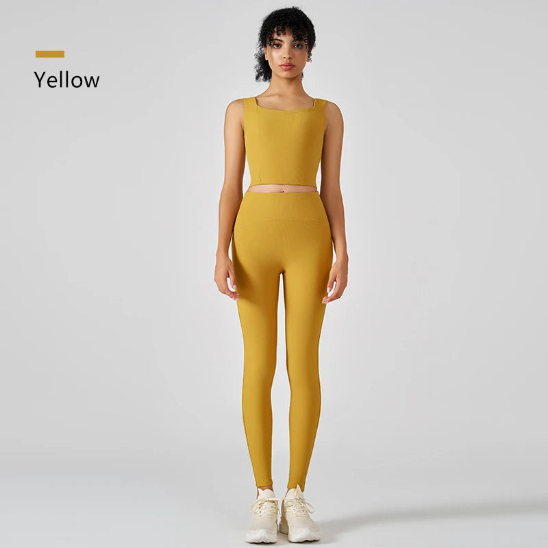 סט “אלין” – סט יוגה וריבד לנשים עם גופייה מרובעת וטייץ מחטב