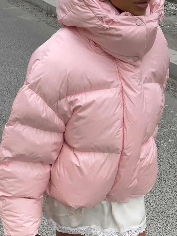 מעיל חורפי קצר לנשים – עם קפוצ׳ון, רוכסן וכפתורים