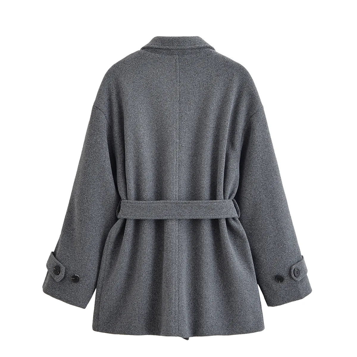 מעיל “ליוויה” – מעיל מיד-לנגת אלגנטי עם חגורה וחזות נקייה לסתיו וחורף