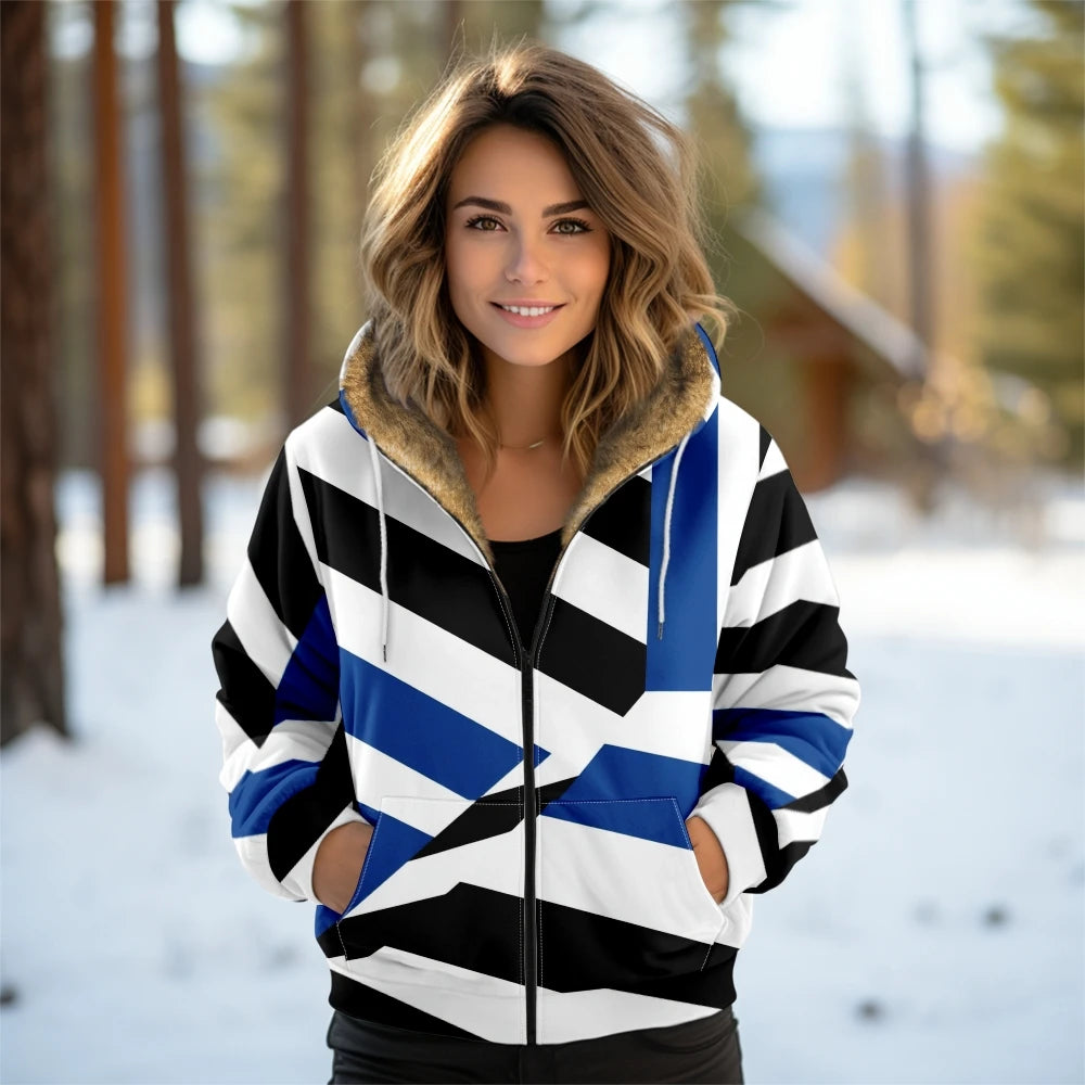 מעיל “נעמה” – מעיל חורף מעוצב עם הדפס גיאומטרי וקפוצ’ון פרוותי