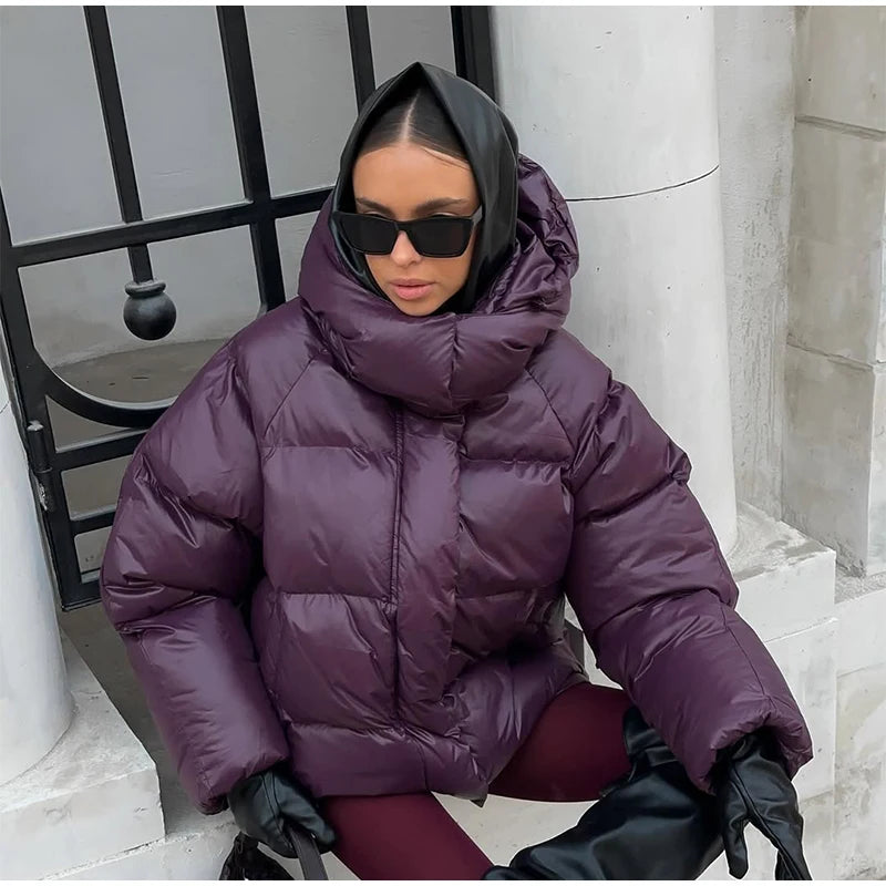 מעיל “אלין” – מעיל חורף קצר עם קפוצ׳ון לגברת האורבנית