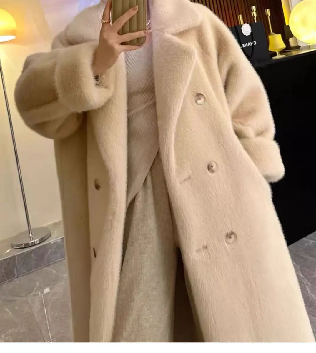 מעיל “מרינה” – מעיל פרווה אקולוגית ארוך, מחמם ואלגנטי לחורף 2026