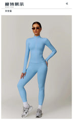 סט “מיכאלה” – סט יוגה 2025 עם טייץ היי־וויסט מחטב וג׳קט רוכסן ארוך שרוול