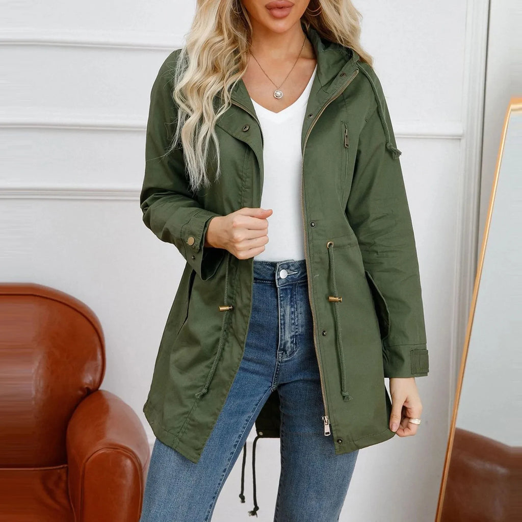 מעיל “נועה” – טרנץ' קפוצ׳ון אלגנטי לכל עונות השנה