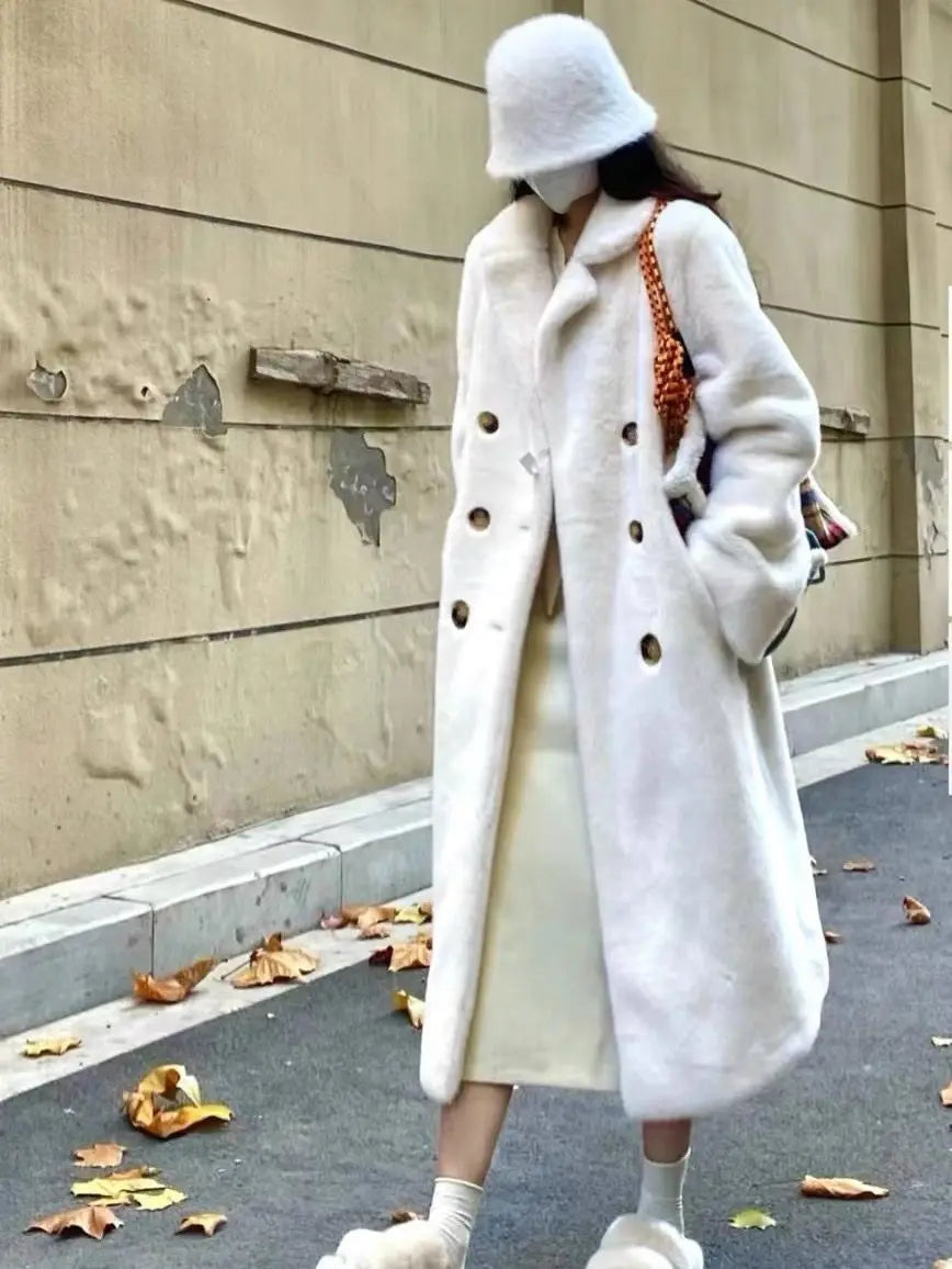 מעיל “מרינה” – מעיל פרווה אקולוגית ארוך, מחמם ואלגנטי לחורף 2026