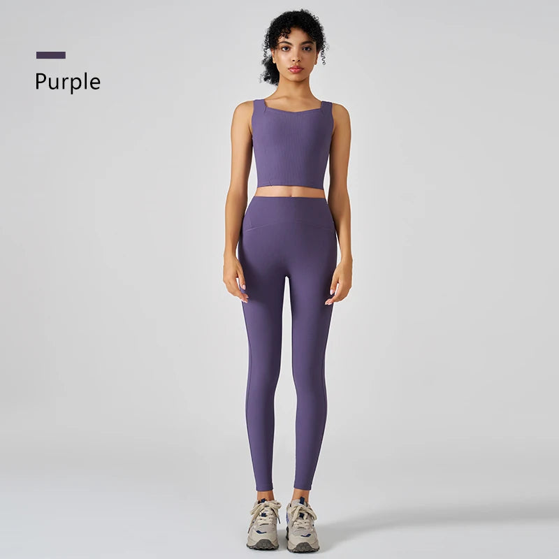 סט “אלין” – סט יוגה וריבד לנשים עם גופייה מרובעת וטייץ מחטב