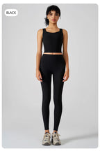 סט “אלין” – סט יוגה וריבד לנשים עם גופייה מרובעת וטייץ מחטב