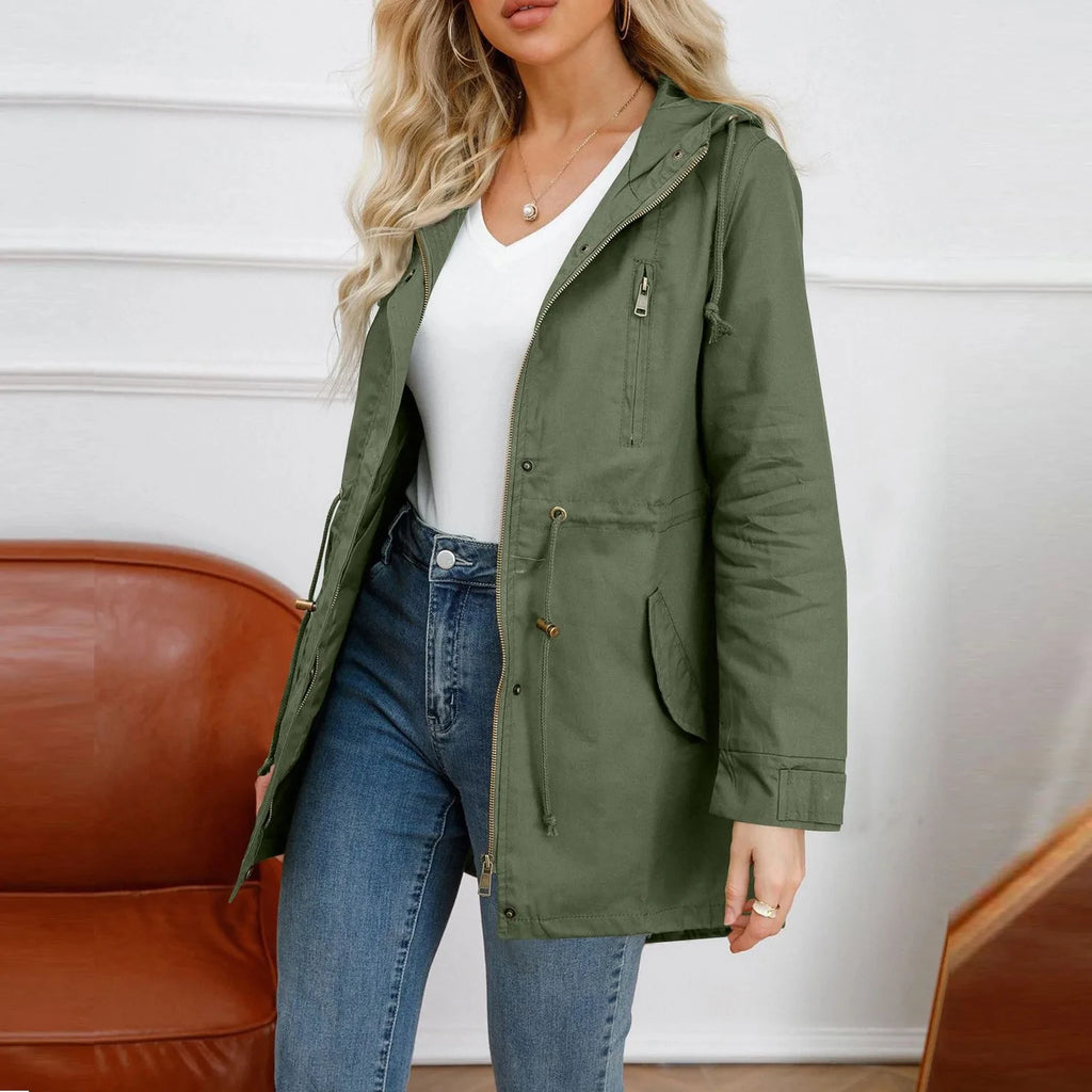 מעיל “נועה” – טרנץ' קפוצ׳ון אלגנטי לכל עונות השנה