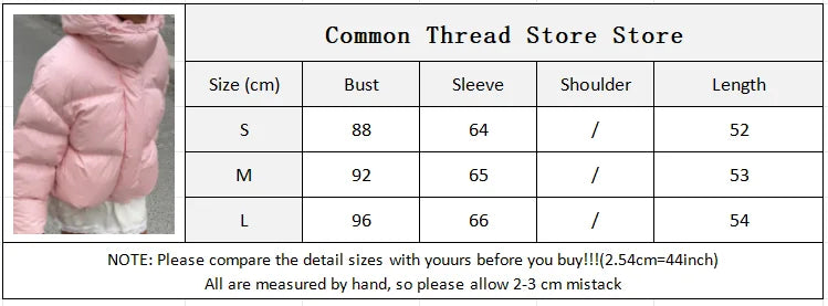 מעיל חורפי קצר לנשים – עם קפוצ׳ון, רוכסן וכפתורים