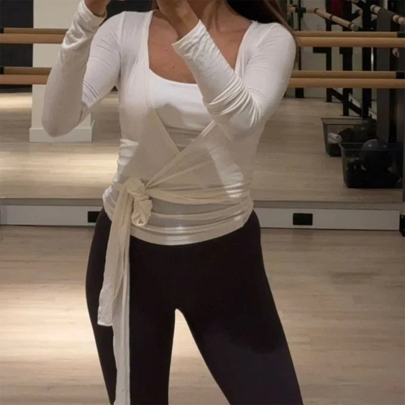 חולצת "אלורה" – Elora Wrap Yoga Top