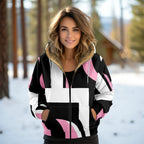 מעיל “נעמה” – מעיל חורף מעוצב עם הדפס גיאומטרי וקפוצ’ון פרוותי