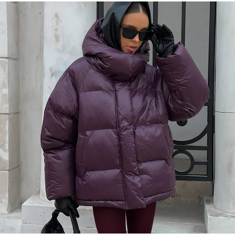 מעיל “אלין” – מעיל חורף קצר עם קפוצ׳ון לגברת האורבנית