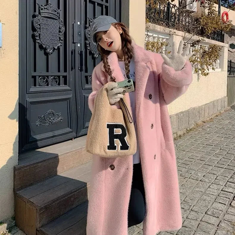 מעיל “מרינה” – מעיל פרווה אקולוגית ארוך, מחמם ואלגנטי לחורף 2026