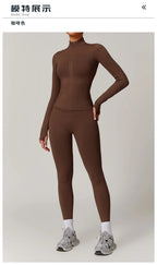 סט “מיכאלה” – סט יוגה 2025 עם טייץ היי־וויסט מחטב וג׳קט רוכסן ארוך שרוול