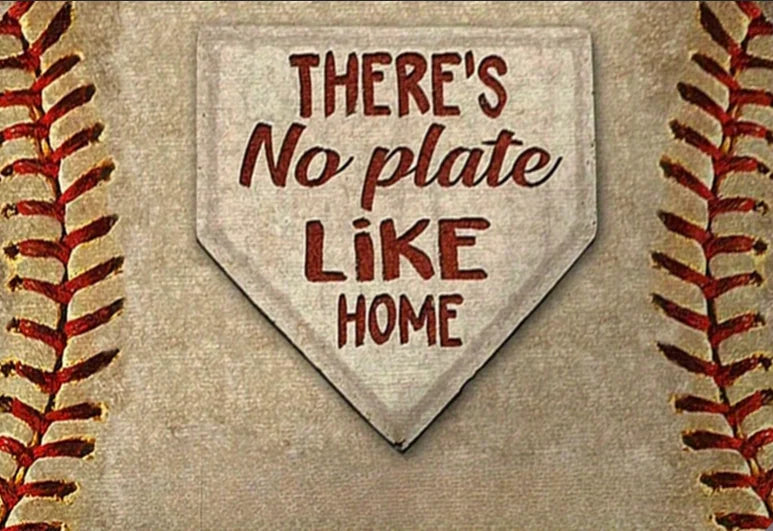 שטיח כניסה פלנל בעיצוב בייסבול “There’s No Plate Like Home”