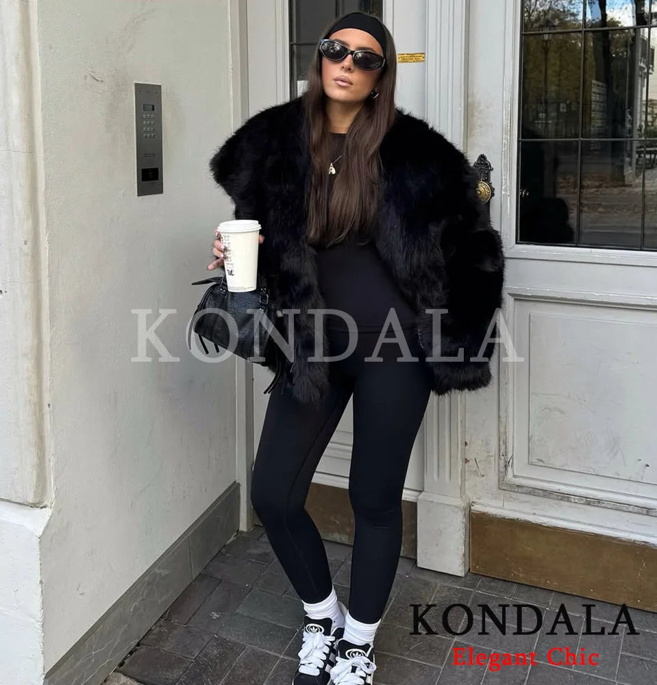 מעיל “קורל” – מעיל פרווה חום עמוק בסגנון High Street יוקרתי