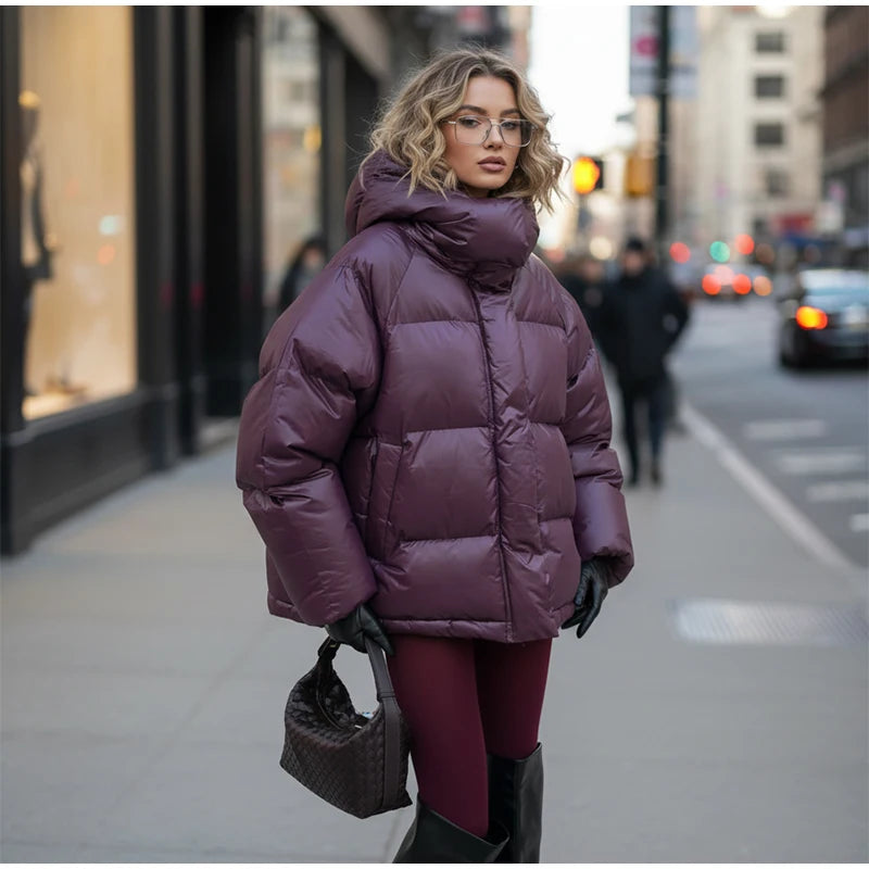 מעיל “אלין” – מעיל חורף קצר עם קפוצ׳ון לגברת האורבנית