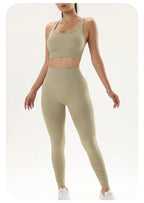 סט “ליאן” – סט יוגה מחטב עם טייץ היי־וויסט וחזיית ספורט נשית ויציבה