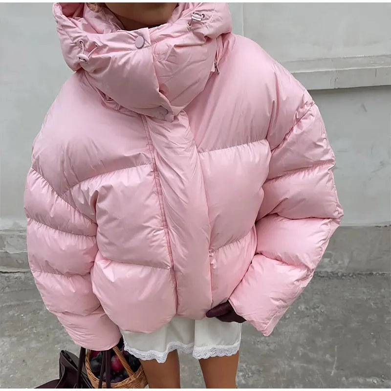 מעיל חורפי קצר לנשים – עם קפוצ׳ון, רוכסן וכפתורים