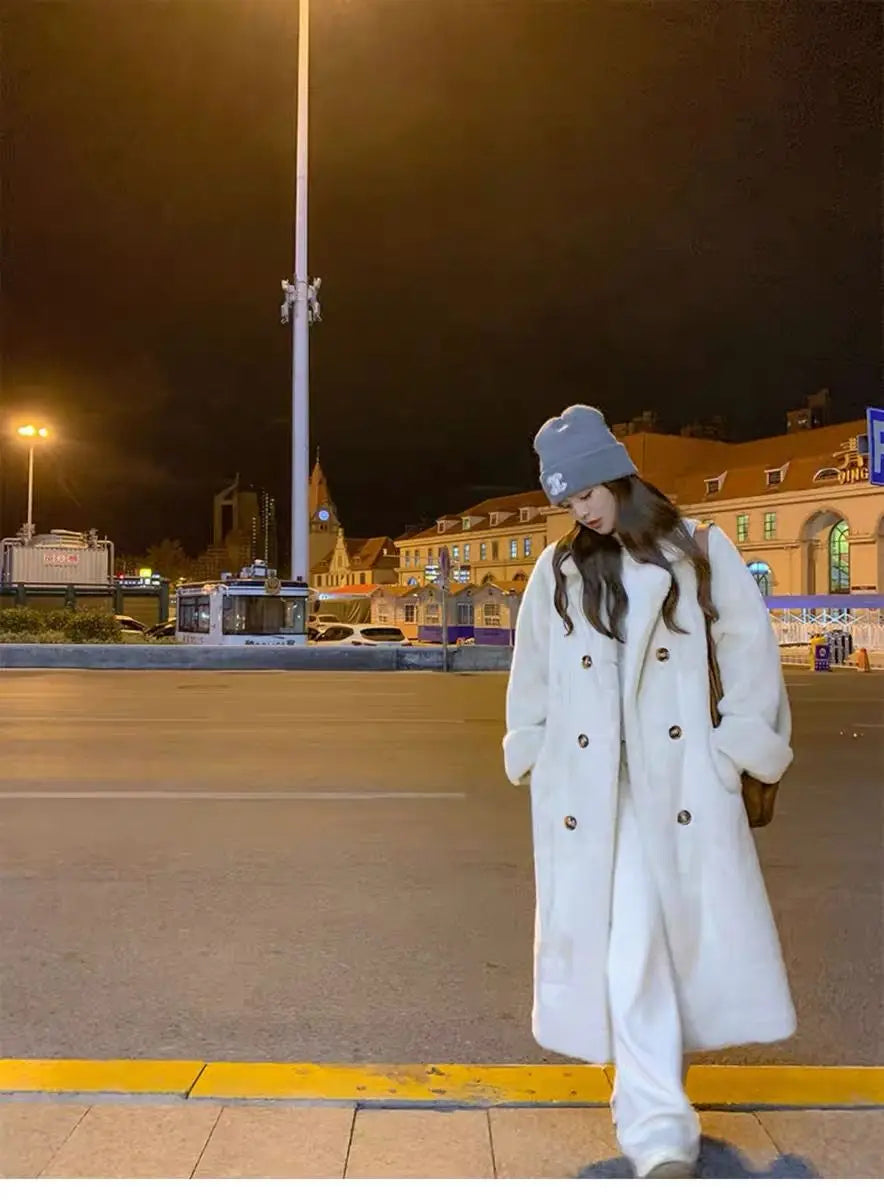 מעיל “מרינה” – מעיל פרווה אקולוגית ארוך, מחמם ואלגנטי לחורף 2026