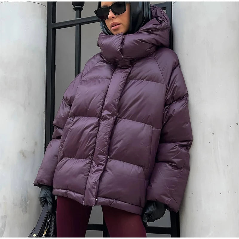 מעיל חורפי קצר לנשים – עם קפוצ׳ון, רוכסן וכפתורים