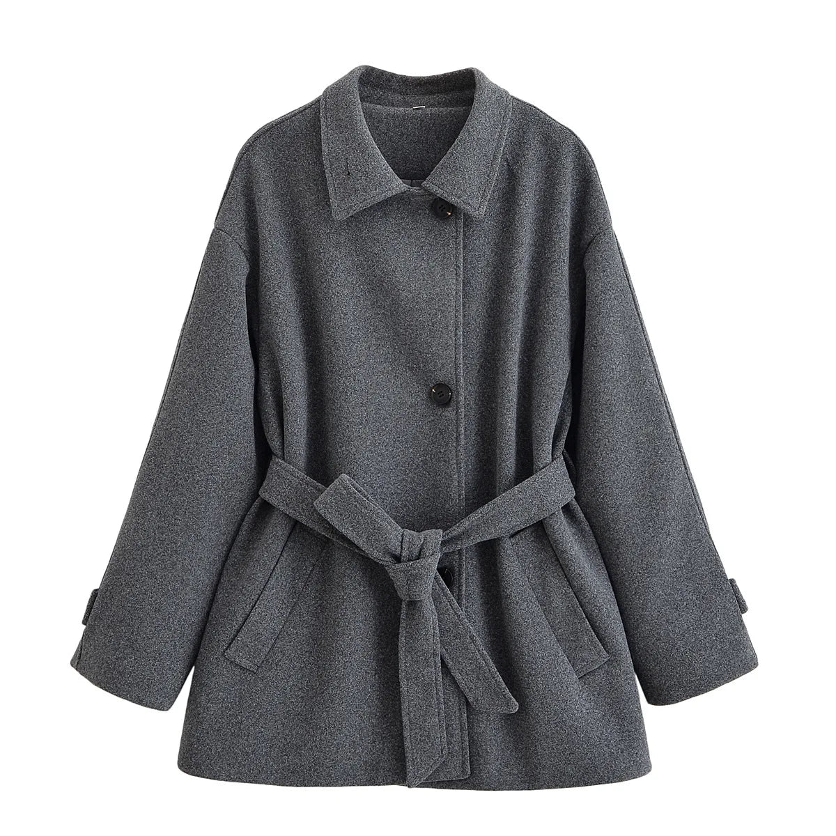 מעיל “ליוויה” – מעיל מיד-לנגת אלגנטי עם חגורה וחזות נקייה לסתיו וחורף