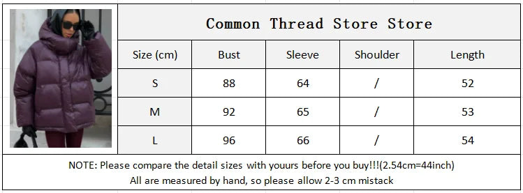 מעיל חורפי קצר לנשים – עם קפוצ׳ון, רוכסן וכפתורים