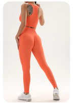 סט “ליאן” – סט יוגה מחטב עם טייץ היי־וויסט וחזיית ספורט נשית ויציבה